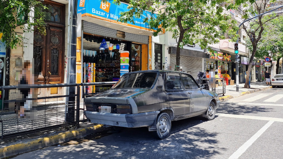 Renault 12 negro, San Cristóbal