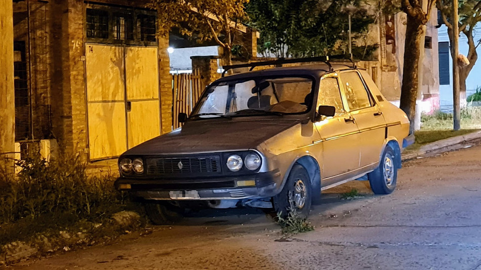 Renault 12 gris, Tigre