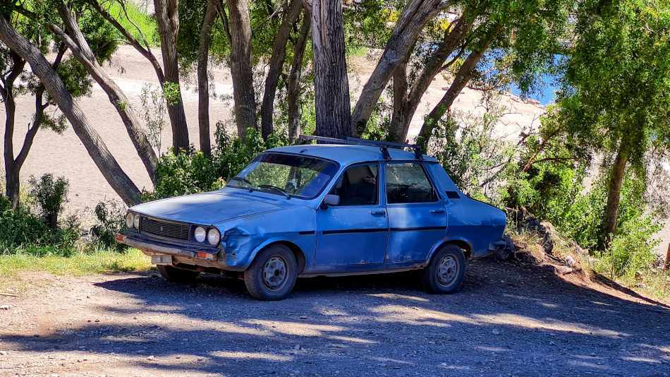 Renault 12 celeste, Llao Llao