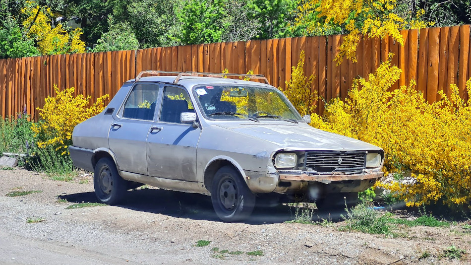 Renault 12 gris metalizado, Villa La Angostura