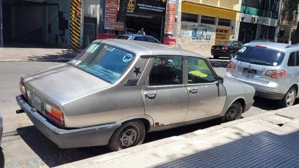 Renault 12 gris dos tonos Villa Crespo, C.A.B.A.