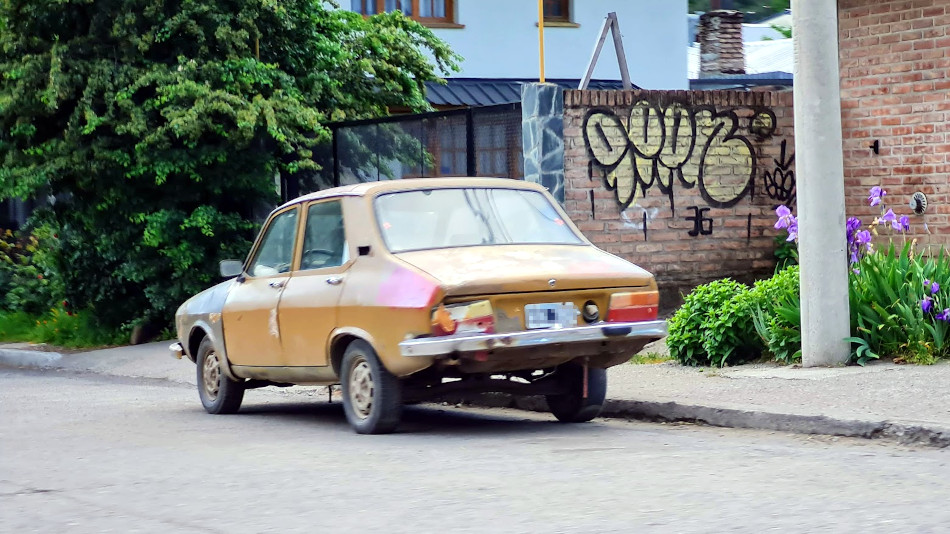 Renault 12 marrón claro, San Martín de los Andes