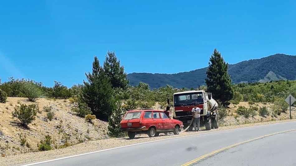 Renault 12 Break rojo, Bariloche