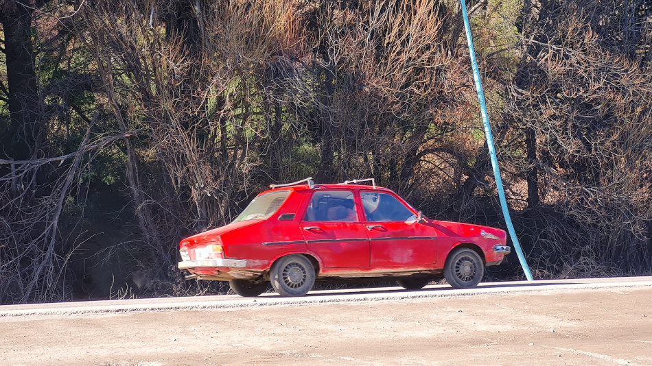 Renault 12 rojo, San Martín de los Andes