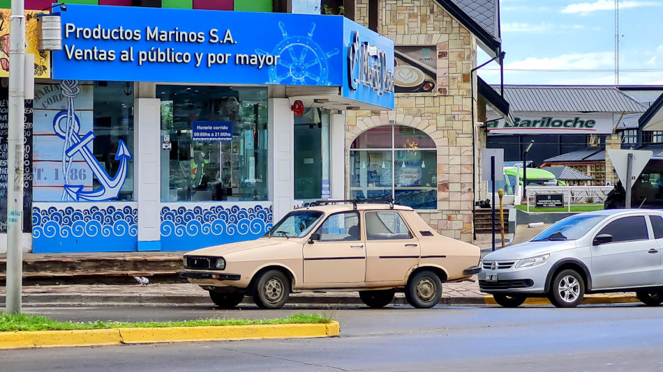 Renault 12 crema, Bariloche