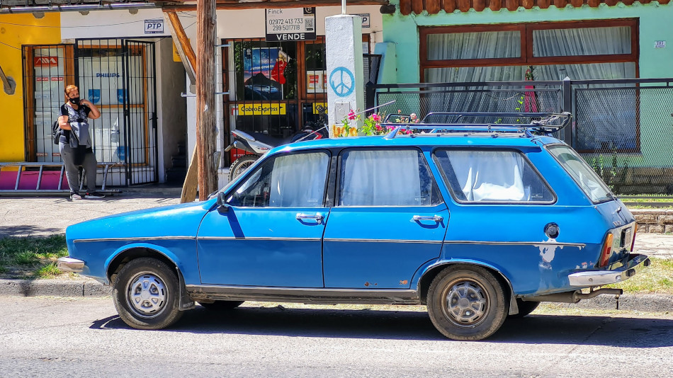 Renault 12 Break celeste, San Martín de los Andes