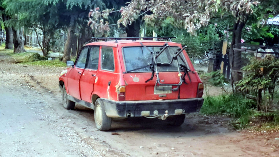 Renault 12 Break rojo, San Martín de los Andes