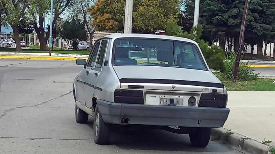 Renault 12 gris, Comodoro Rivadavia