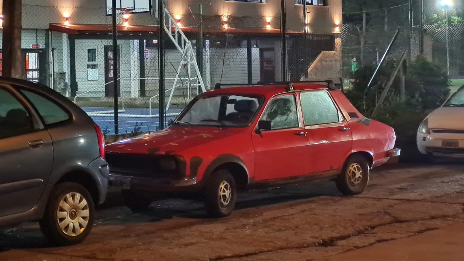 Renault 12 rojo, San Martín de los Andes