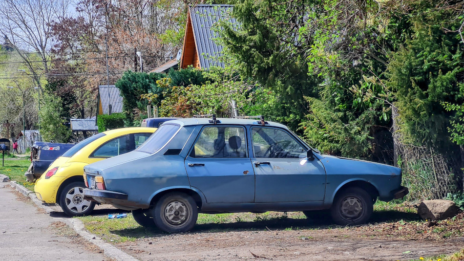 Renault 12 celeste, San Martín de los Andes