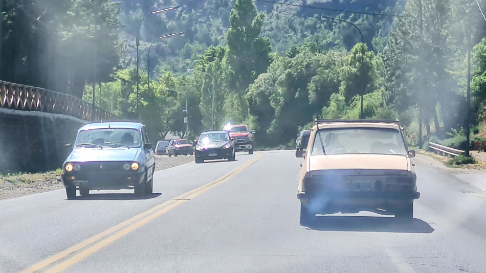 Renault 12 rosa y azul, San Martín de los Andes