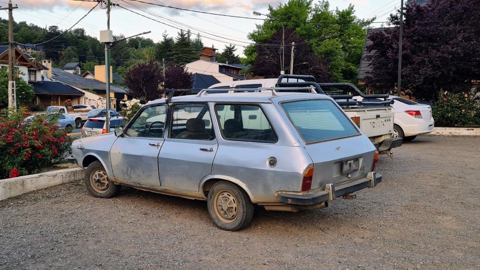 Renault 12 Break celeste metalizado, San Martín de los Andes