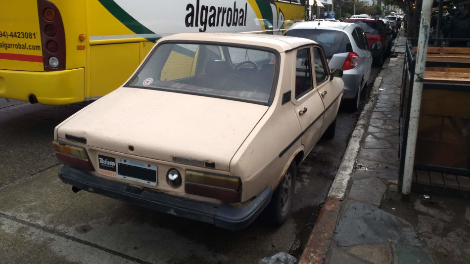 Renault 12 crema, Bariloche