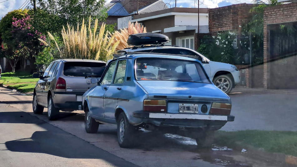 Renault 12 celeste, Pergamino