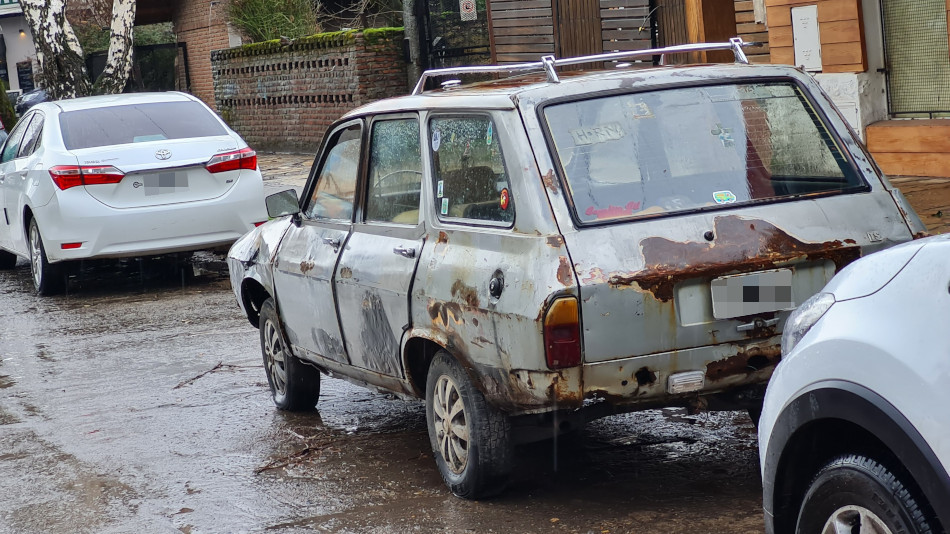 Renault 12 Break gris, San Martín de los Andes