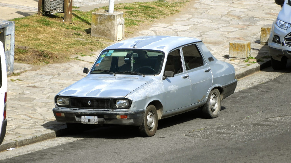 Renault 12 gris jaspeado, Mar del Plata