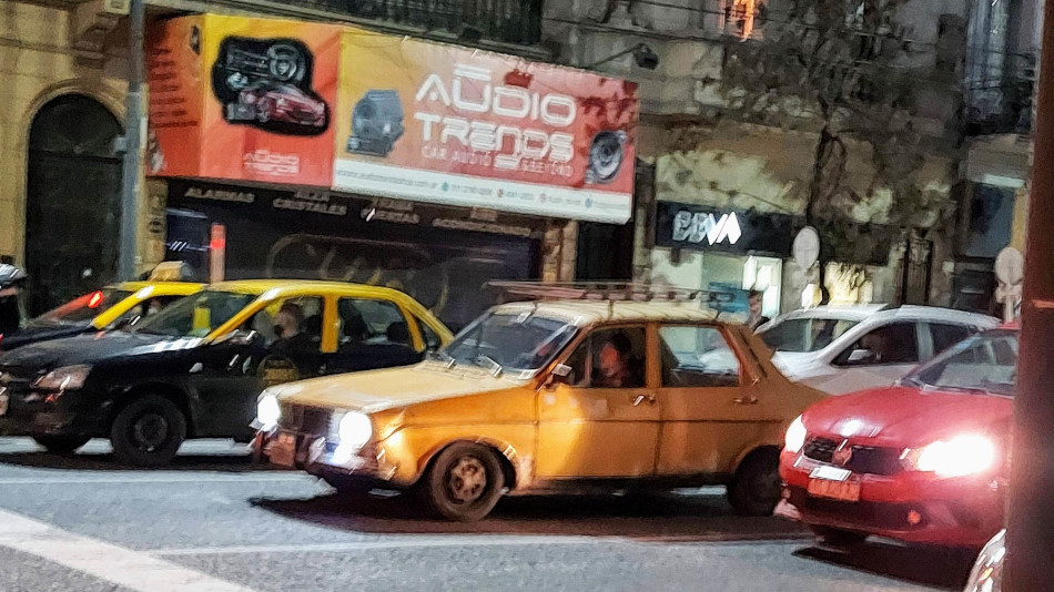 Renault 12 amarillo, San Cristóbal