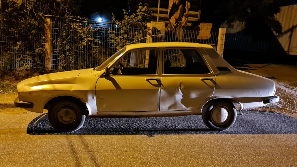 Renault 12 blanco, Villa La Angostura