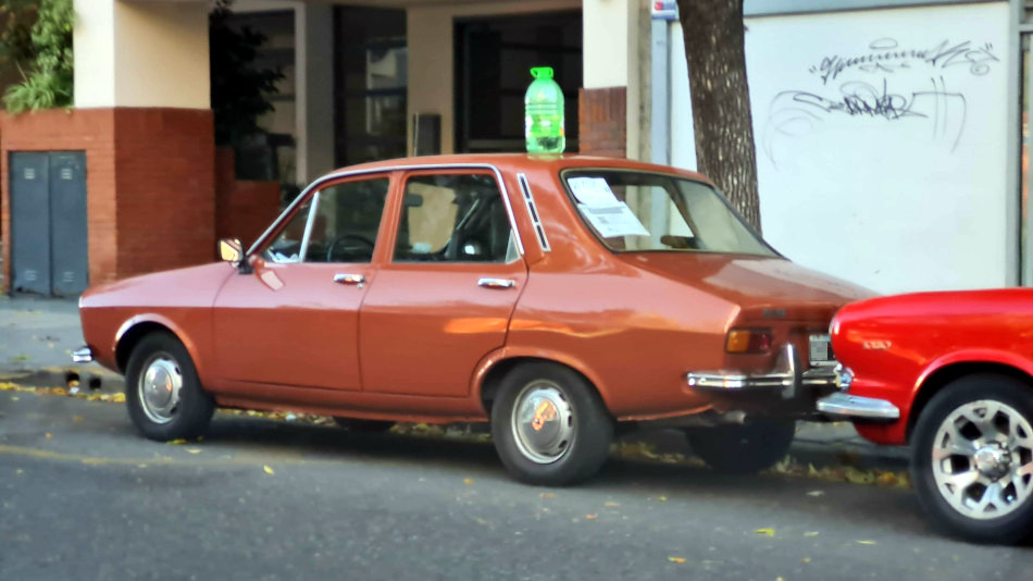 Renault 12 marrón claro, San Cristóbal