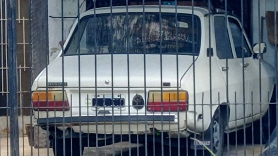 Renault 12 blanco, Buenos Aires