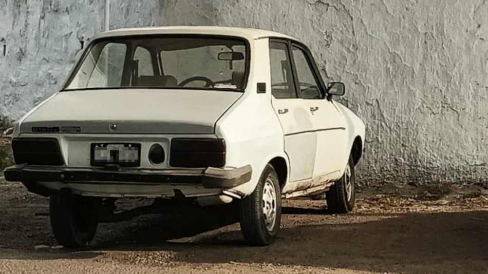 Renault 12 blanco, Luján