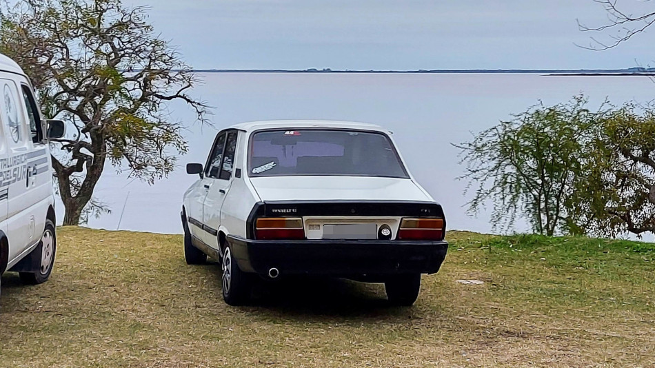 Renault 12 blanco, Fray Bentos