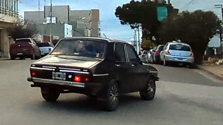 Renault 12 negro, Comodoro Rivadavia