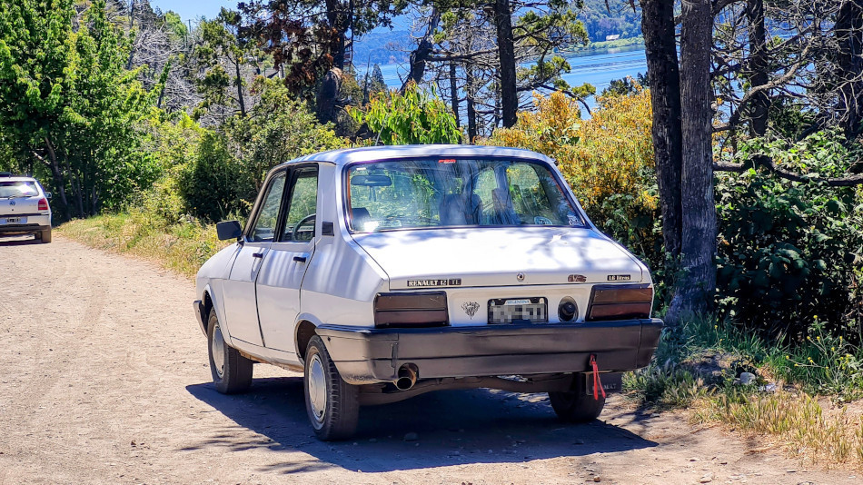 Renault 12 blanco, Bariloche