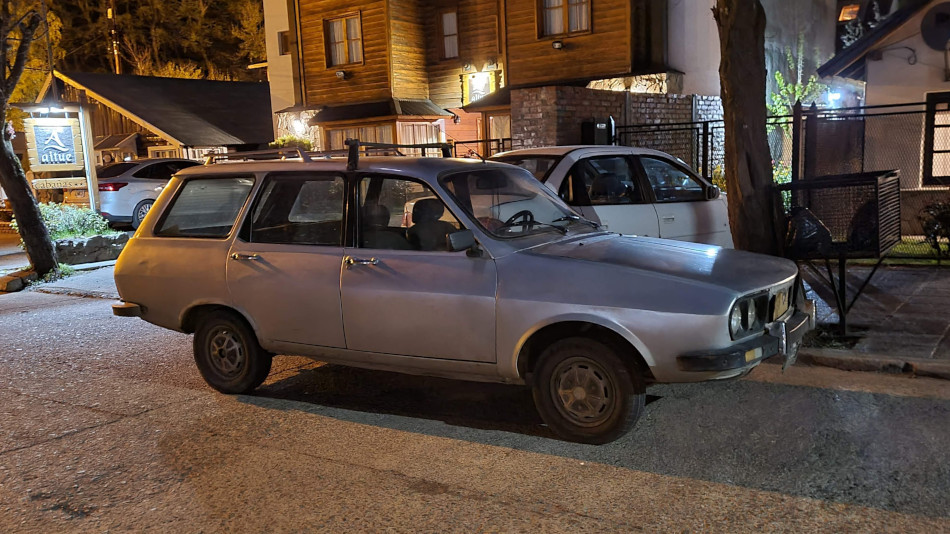 Renault 12 Break gris, San Martín de los Andes