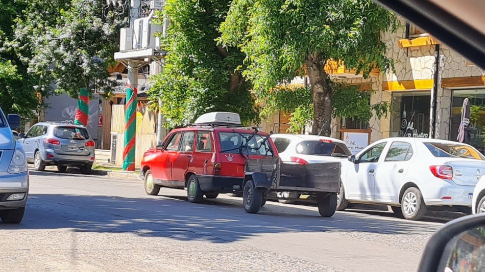 Renault 12 Break rojo, San Martín de los Andes