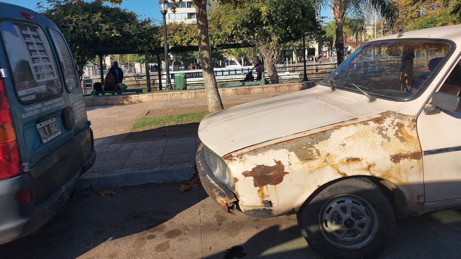 Renault 12 crema, Tigre