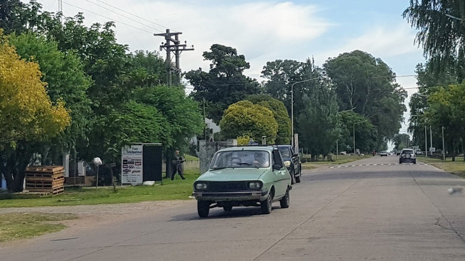 Renault 12 verde, 9 de Julio