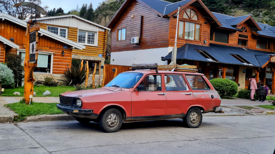 Renault 12 Break rojo, San Martín de los Andes