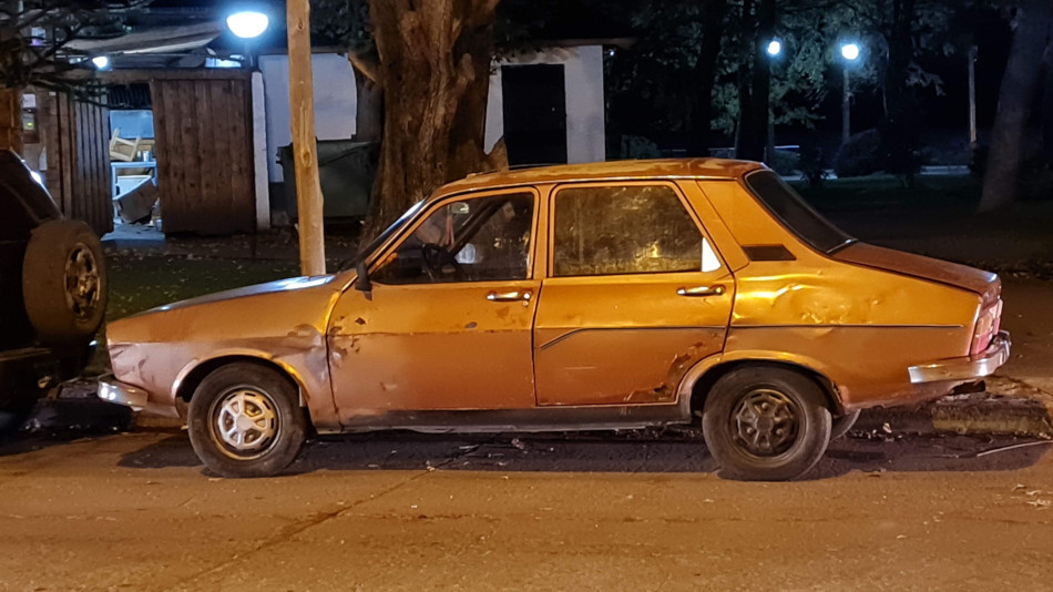 Renault 12 marrón claro, San Martín de los Andes