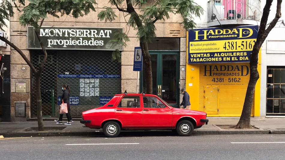 Renault 12 rojo, Monserrat