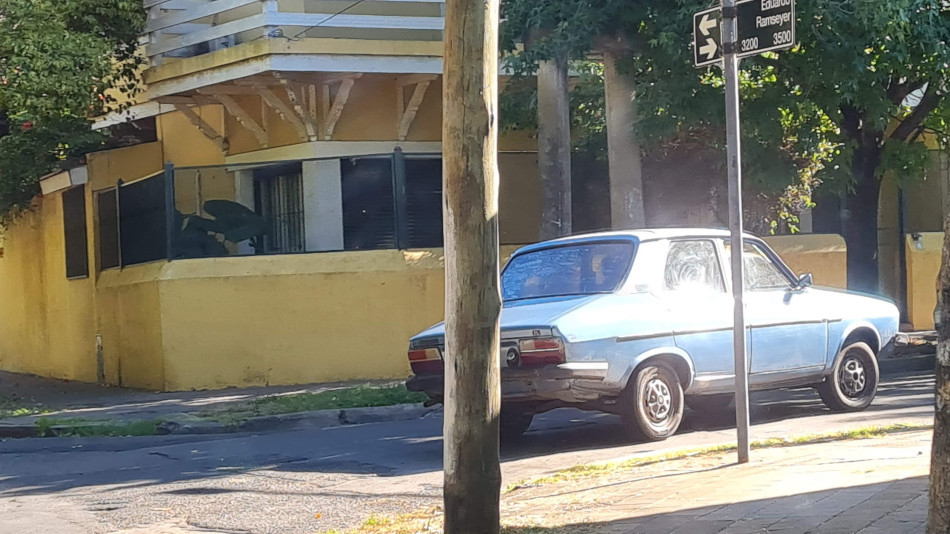 Renault 12 celeste, La Lucila