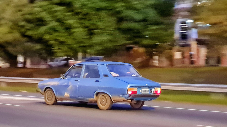 Renault 12 celeste, Villa Sarmiento