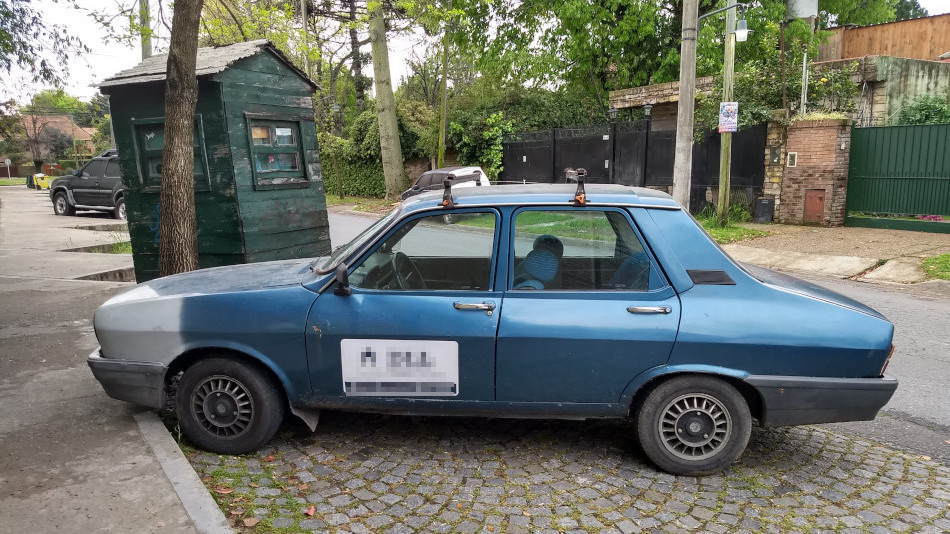 Renault 12 celeste, Boulogne