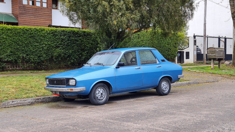 Renault 12 celeste, San Martín de los Andes