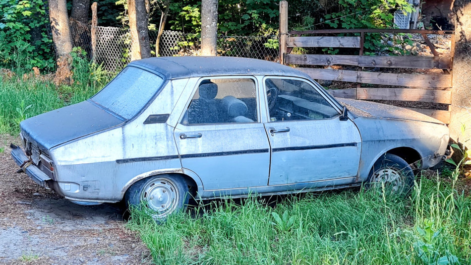 Renault 12 gris, Circuito Chico