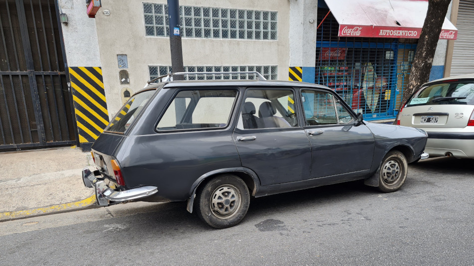 Renault 12 Break gris oscuro, San Cristóbal