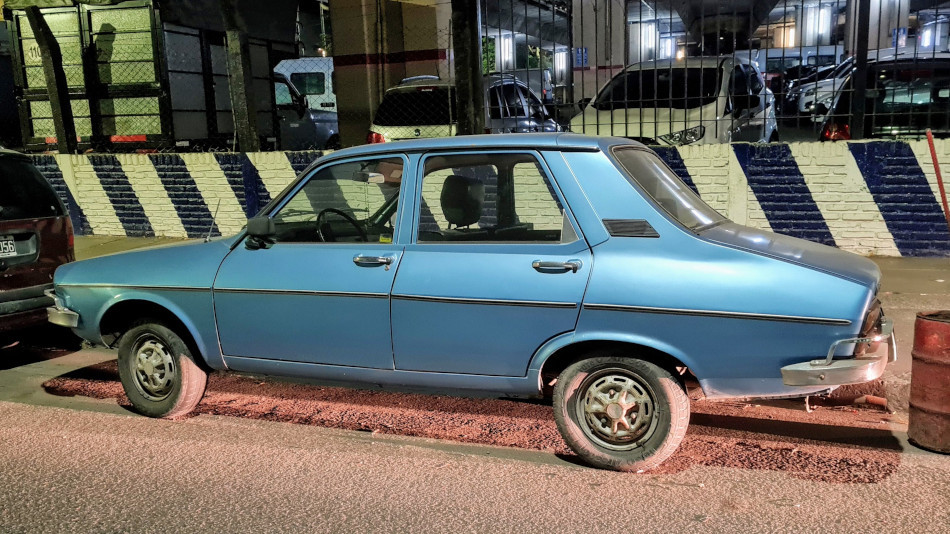 Renault 12 celeste metalizado, San Cristóbal