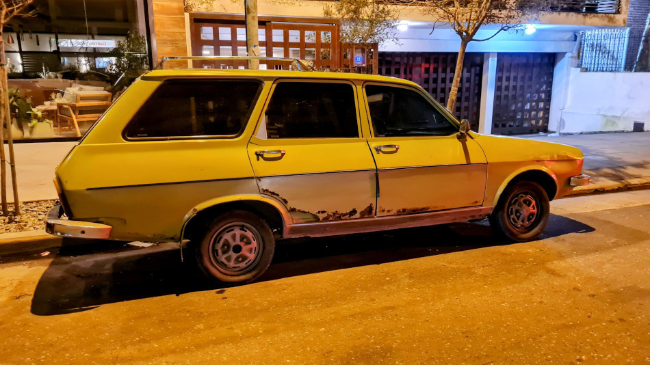 Renault 12 Break gris, Mar del Plata