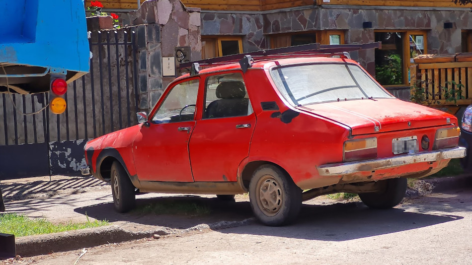 Renault 12 rojo, San Martín de los Andes