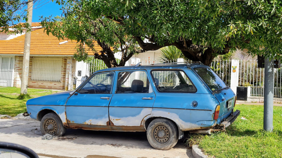 Renault 12 Break celeste, Mar del Plata