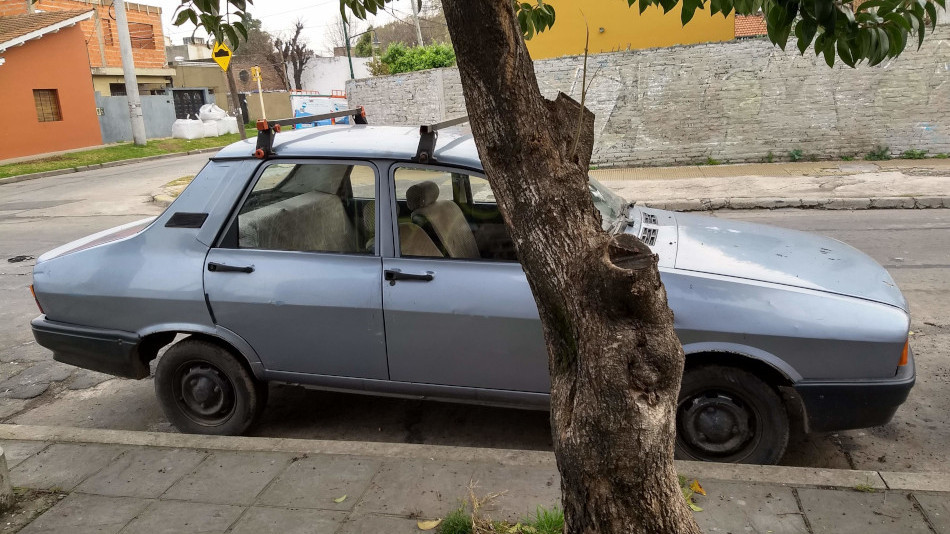 Renault 12 gris celeste, Boulogne