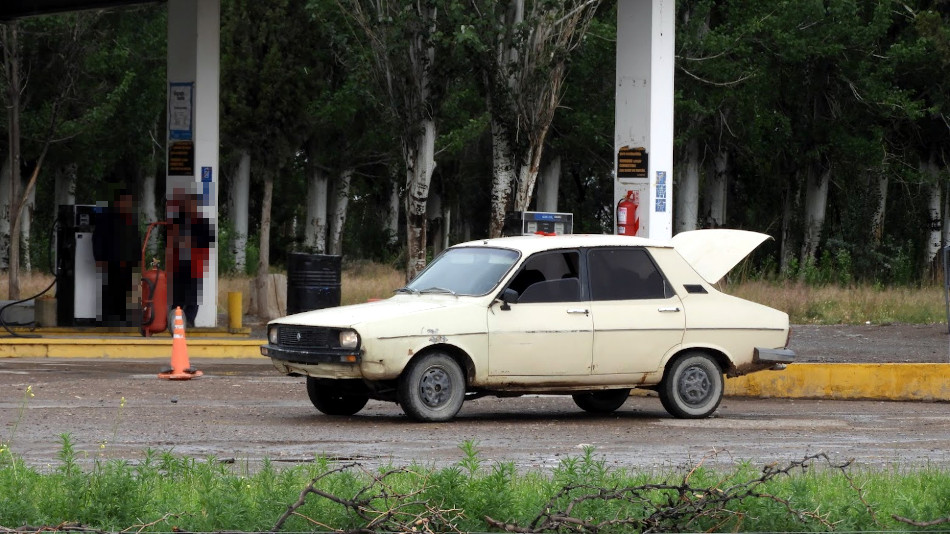 Renault 12 crema, Picún Leufú