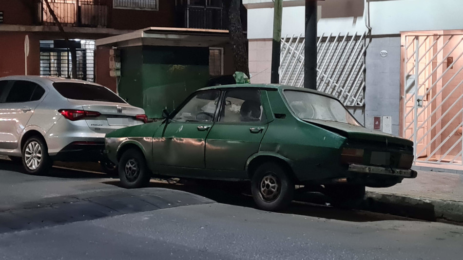 Renault 12 verde oscuro, San Cristóbal