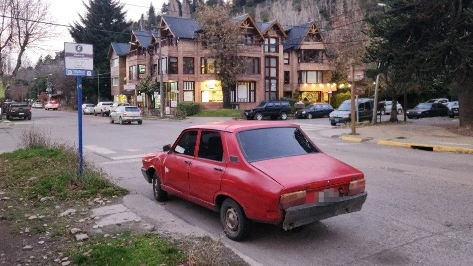 Renault 12 Rojo San Martín de los Andes