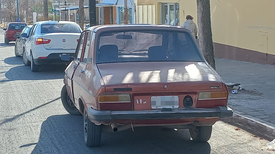 Renault 12  bordó, General Acha